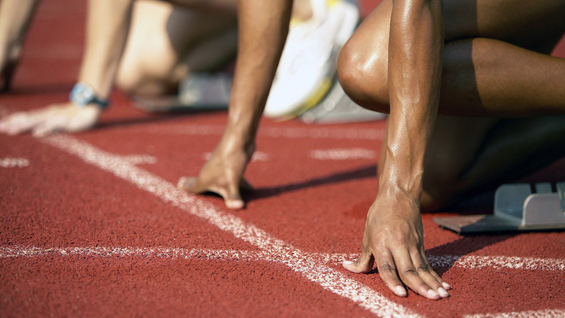 靠谱的伙伴：车队合作赢得比赛关键点，团队合作拉车